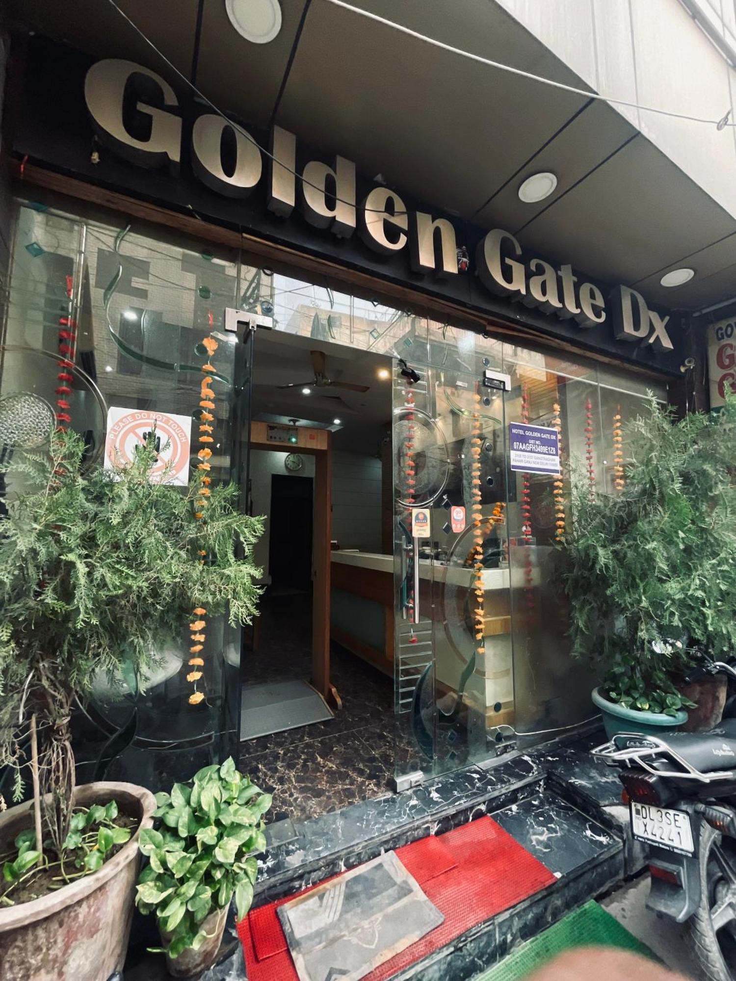 Hotel Golden Gate Nova Deli Exterior foto